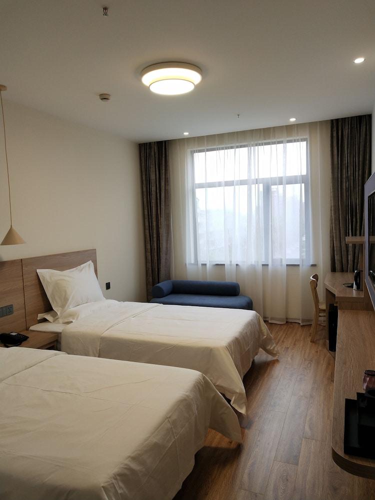 Future Shangju Hotel 5*