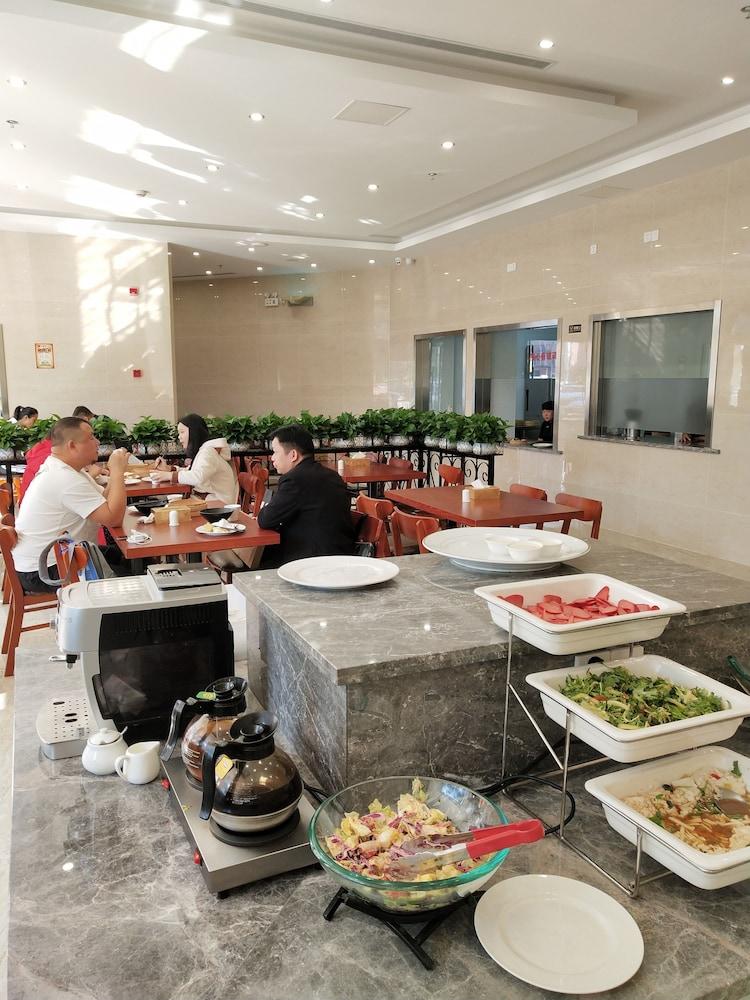 Hotel Future Shangju