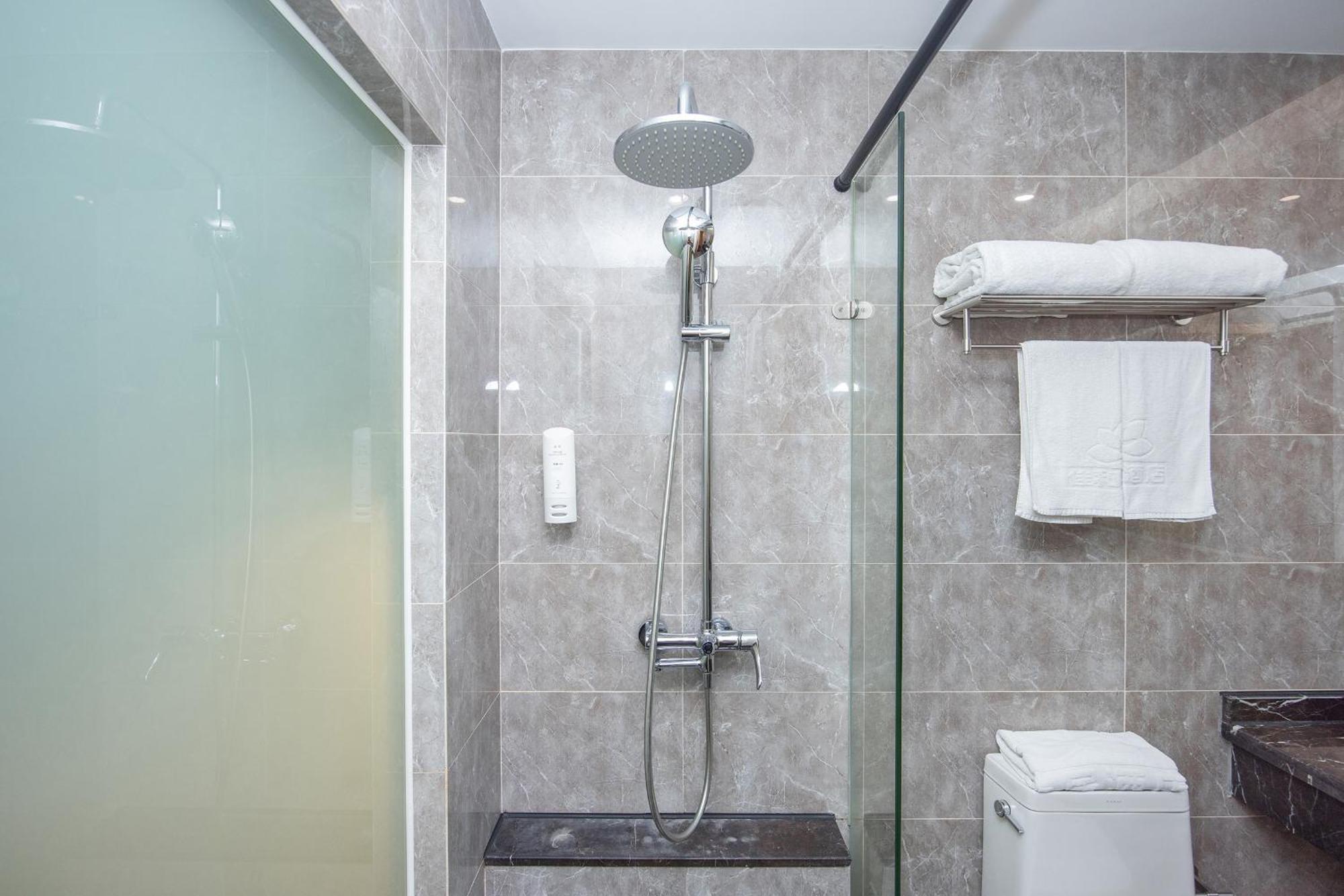 Hotel Future Shangju 5*