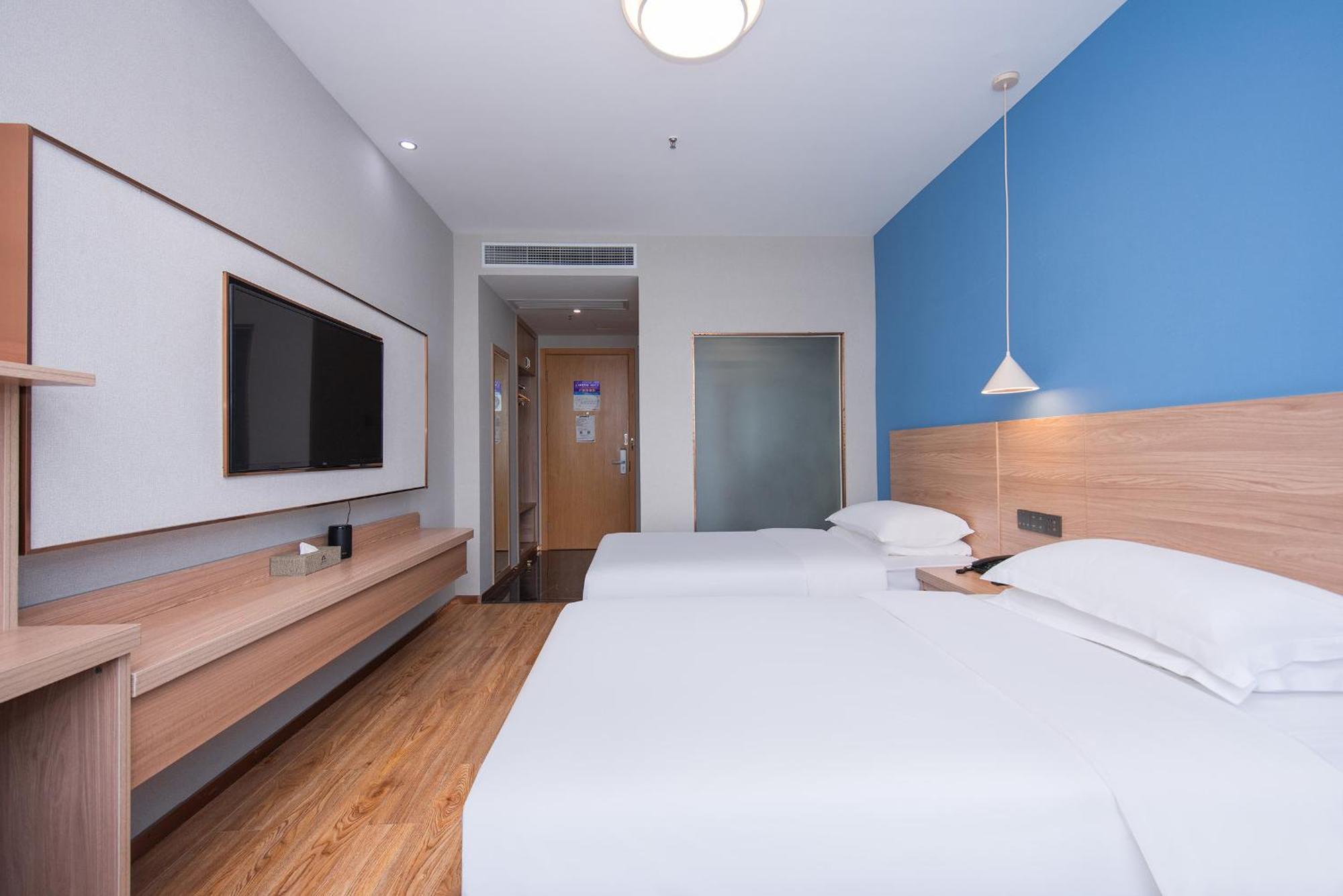 Hotel Future Shangju 5*